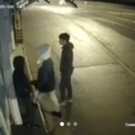 Deca demoliraju restoran