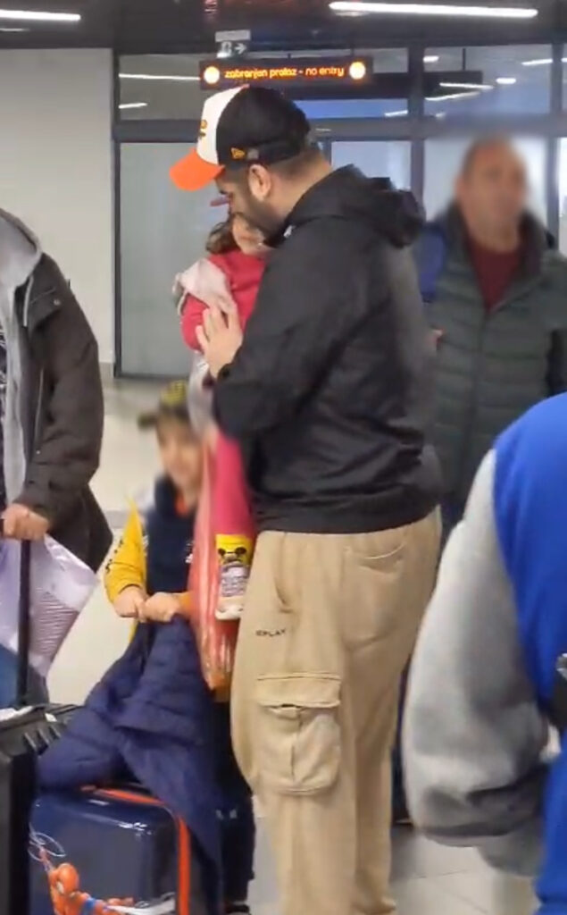 Nikola Burovac sa porodicom!