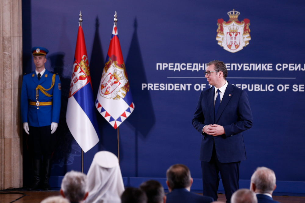 Aleksandar Vučić dodeljuje ordenje Foto:ATA images