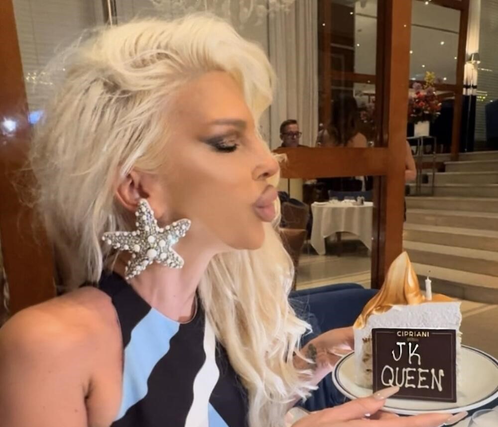 SVE PRŠTI OD LUKSUZA