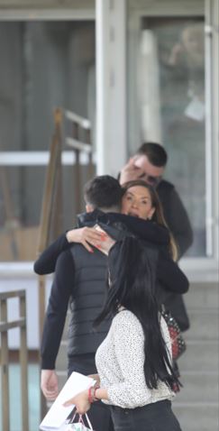 Emotivni susret Ane i Kačavendinog sina na sudu!