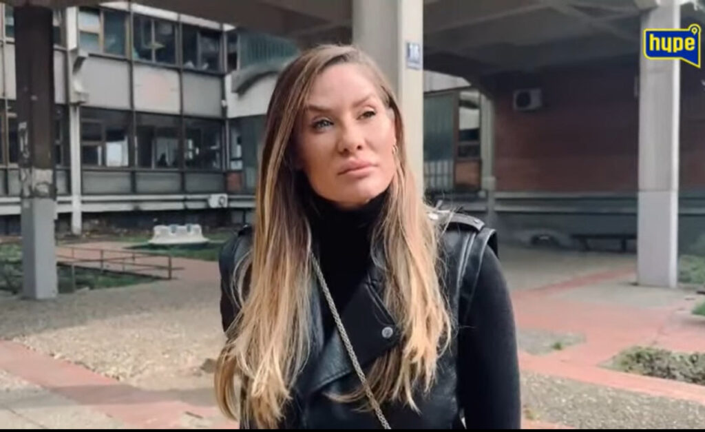 Ana urnisala Anđelu zbog eksplicitnih fotki!