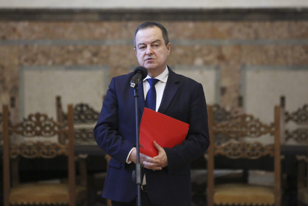 "Niti je ko pita, niti je ko zarezuje"