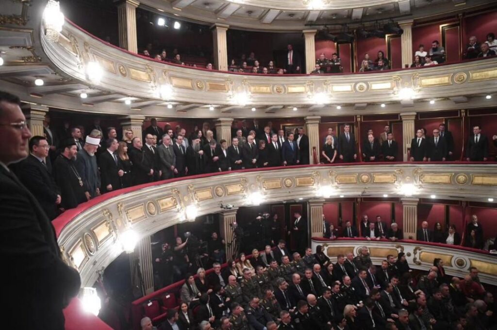 Jake reči i poruke Vučića na godišnjicu progoma