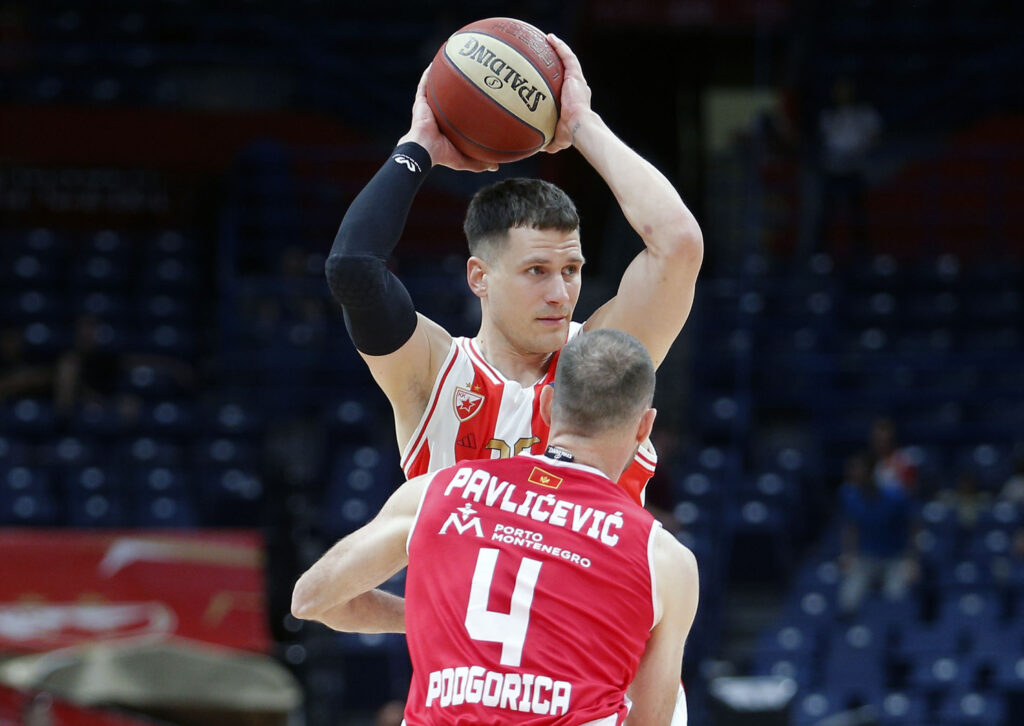 STIŽE POJAČANJE U CRVENU ZVEZDU: Crveno-beli dovode još jednog centra, radost za Delije nikad VEĆA!