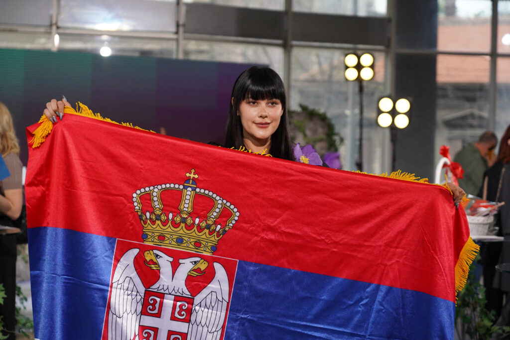 “MORALA JE DA RADI U AMERICI DA PREŽIVI!”