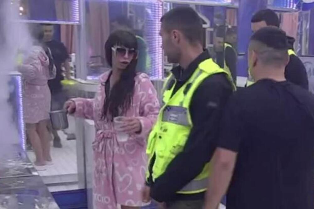 NECENZURISANI SNIMAK!