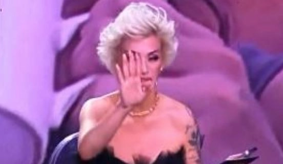 “PIJANA ILI DROGIRANA U EMISIJI!“