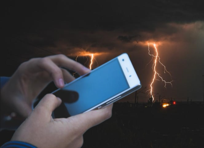 Mobilni telefon oluja foto:Pixabay Mobilni telefon oluja foto:pixabay