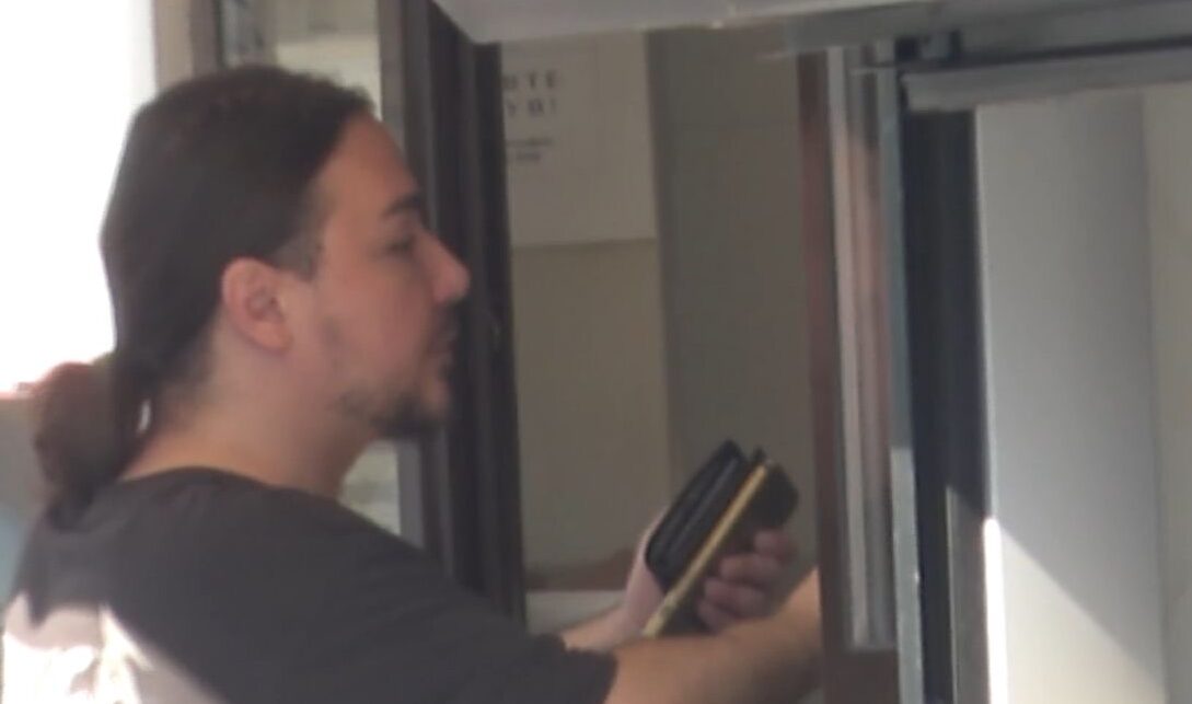 Milan Stanković na ORTOPEDIJI / HYPE PAPARAZZO