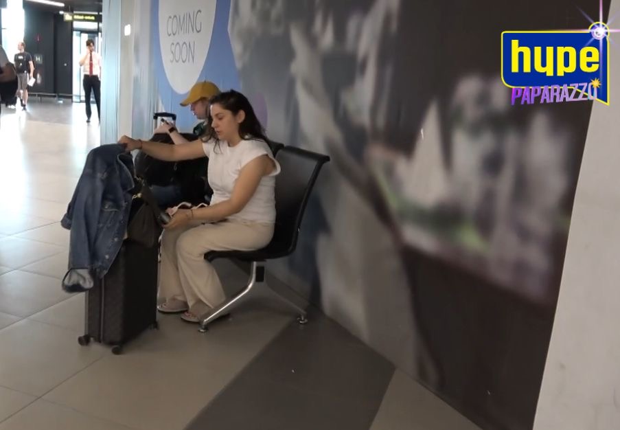 (HYPE PAPARAZZO) Trudna Nadica Ademov od muža dobila BESNU MAŠINU za koju je iskeširao više od 150.000 evra (HYPE PAPARAZZO) Trudna Nadica Ademov od muža dobila BESNU MAŠINU za koju je iskeširao više od 150.000 evra