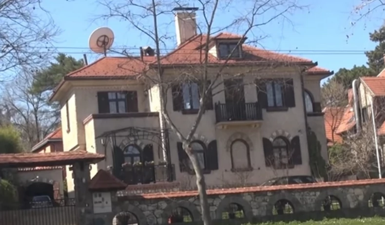 FOTO: printscreen YOUTUBE / PAPARACO LOV