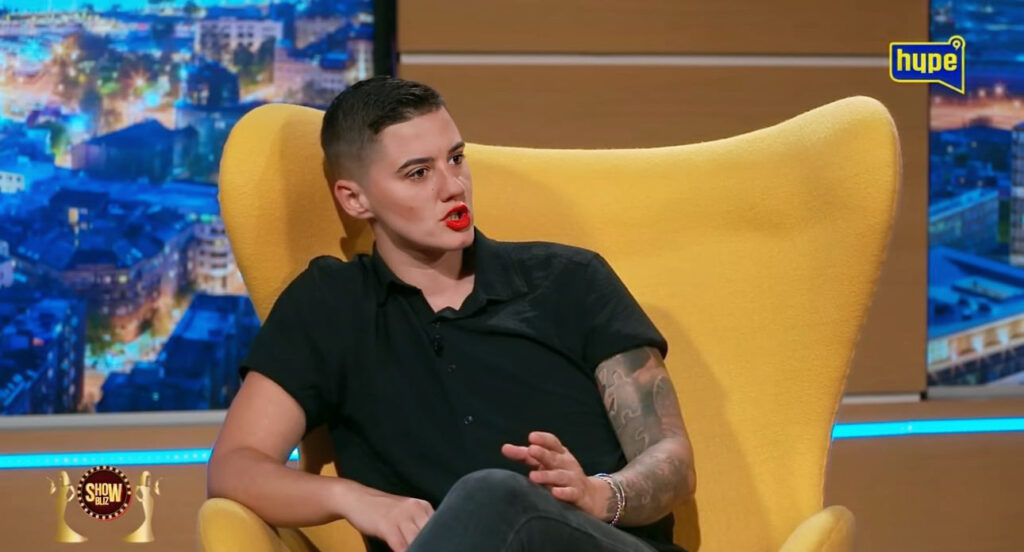 “JA SAM GEJ, ALI NE PODRŽAVAM PROMENU POLA!” Bojana Pavlović na HypeTV “Koja je poenta borbe da nas prihvate, ako menjaš to što jesi?” “JA SAM GEJ, ALI NE PODRŽAVAM PROMENU POLA!” Bojana Pavlović na HypeTV “Koja je poenta borbe da nas prihvate, ako menjaš to što jesi?”