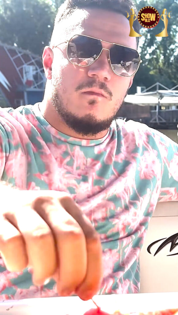 "MAJKA MI JE DOLAZILA NOĆU U ZATVOR! ONA JE MOJ ANĐEO ČUVAR, ZNALA JE DA MI JE TADA BILA NAJPOTREBNIJA!" Ekskluzivna ispovest Nenada Marinkovića Gasttozza (VIDEO) "MAJKA MI JE DOLAZILA NOĆU U ZATVOR! ONA JE MOJ ANĐEO ČUVAR, ZNALA JE DA MI JE TADA BILA NAJPOTREBNIJA!" Ekskluzivna ispovest Nenada Marinkovića Gasttozza (VIDEO)