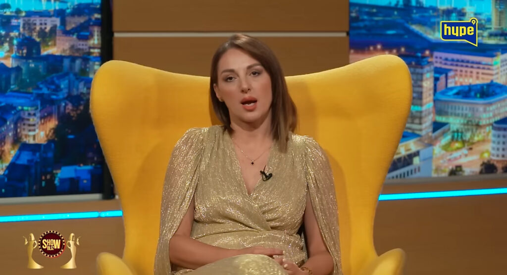 “OTAC MI JE UMIRAO OD RAKA I NIJE ŽELEO DA ME VIDI!” Potresna ispovest pevačice EKSKLUZIVNO na Hype TV