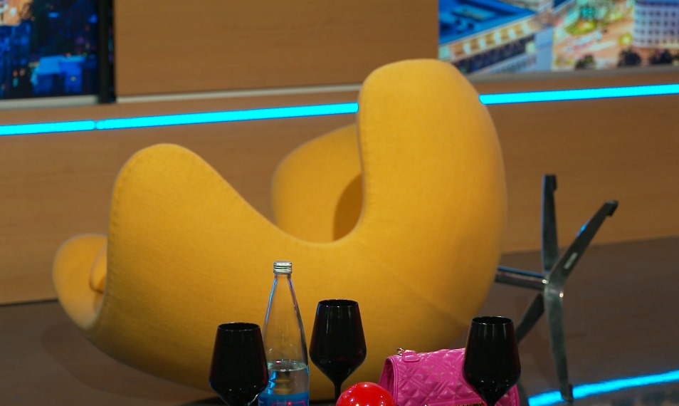 BUKTI RAT U NAJAVI! "ANELI IMA USNE KAO PAVIJAN!" Deniz žestoko isprozivala rijaliti učesnice, pa NEUMORNO nabrajala njihove "MANE" Foto: HypeTV/ShowBLIZ/Deniz Dejm