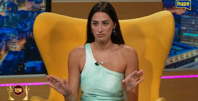 ŠOK NAD ŠOKOVIMA! Pevačica skočila USRED EMISIJE "Šta radiš to?" Prekid snimanja, a onda usledilo LUDILO!