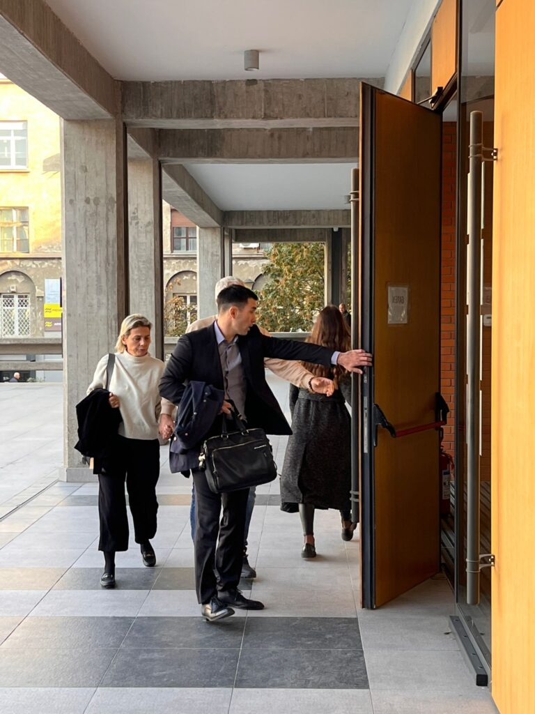 JEZIVA ISPOVEST NASTAVNICE ISTORIJE