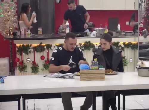 Anđelu Đuričić urnišu na mrežama zbog toga što ne zna da koristi kašiku