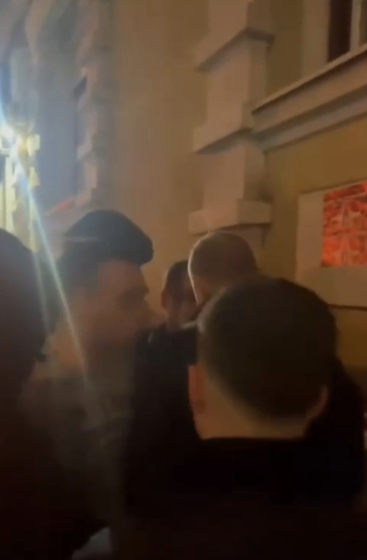 Osvanuo skandalozni snimak Dragana Đilasa kako nasrće na omladinu