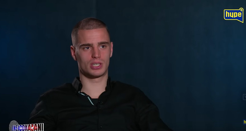 Foto: HypeTV/Nedokazani/Tomislav Vukomanović
"SOCIJALNA SLUŽBA ME JE ODUZELA MOJIM RODITELJIMA, ali oni nikada nisu došli po mene u DOM!" Potresna životna priča Tomislava Vukomanovića (23) "Majku sam zamišljao kao krupnu crnu ženu, a mislim da ličim na oca!" (VIDEO)