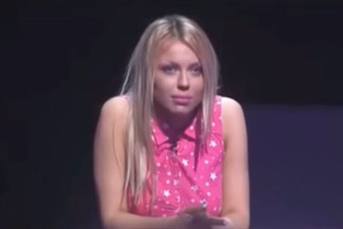 "POKAŽI MI ZADNJICU!" Terzina Sofija bila gost jedne emisije kada su joj zatražili da se okrene...