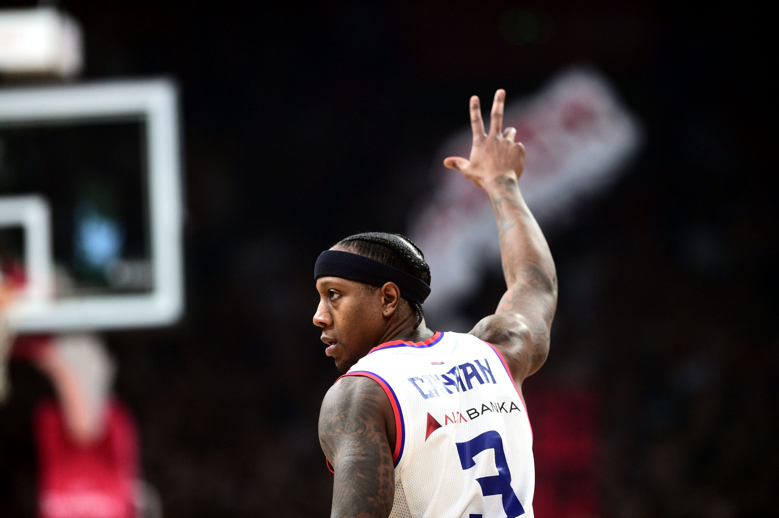 Ajzea Kenan napušta Zvezdu?