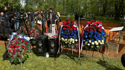 ALEKSANDAR VUČIĆ NA OBELEŽAVANJU DANA SEĆANJA NA ŽRTVE ZLOČINA GENOCIDA NDH Predsednik Srbije položio venac