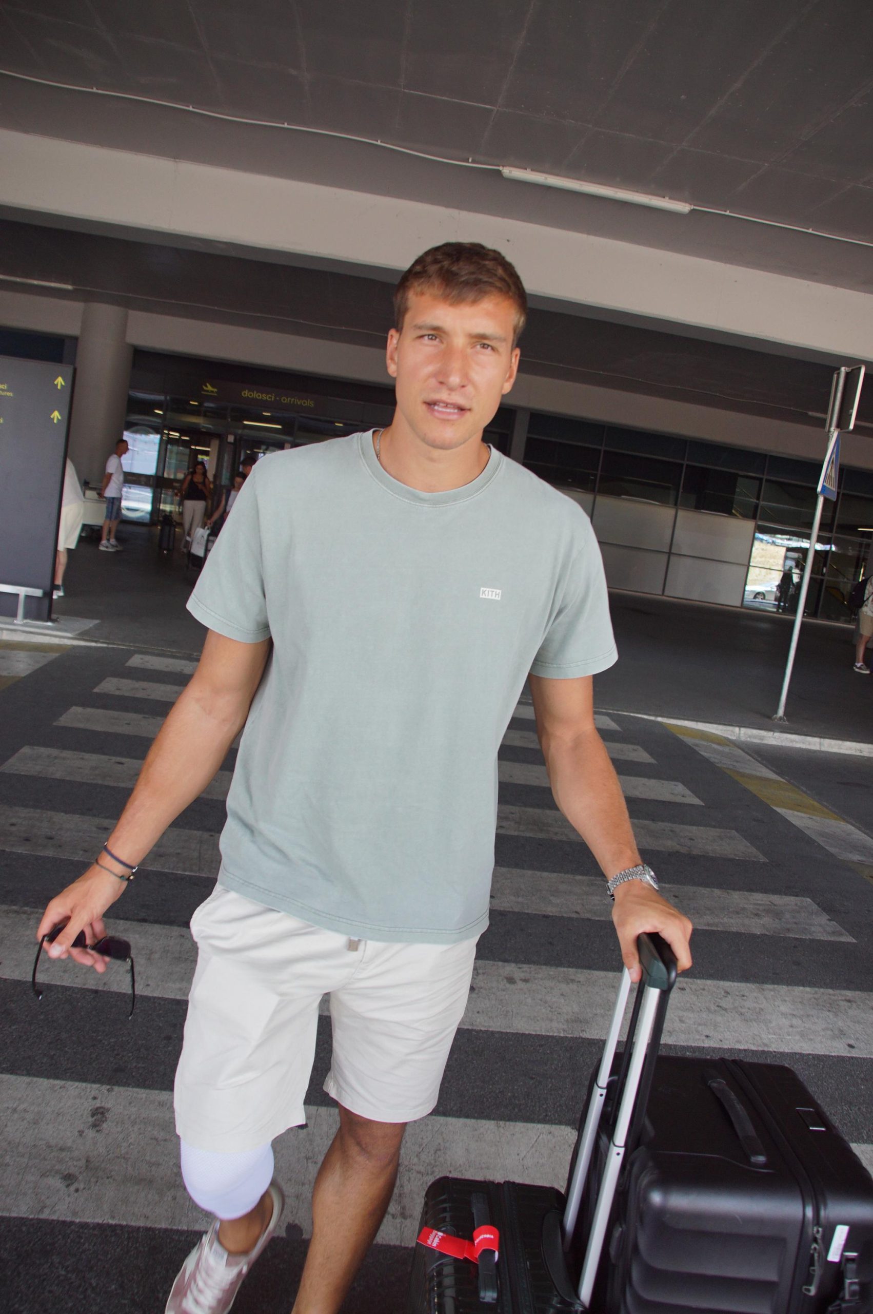 Bogdan Bogdanović na aerodromu "Nikola Tesla"