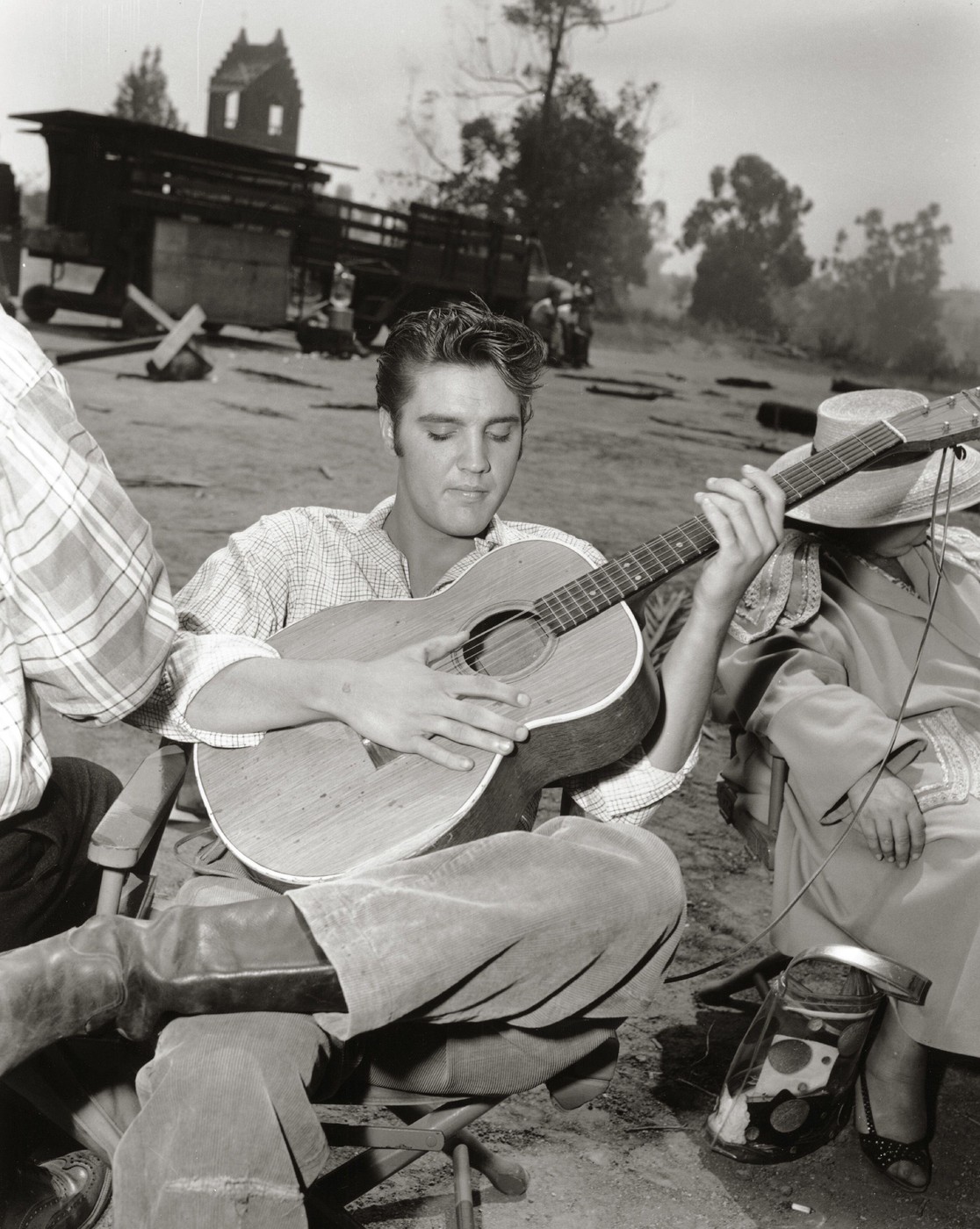 POSLEDNJE REČI ELVISA PRESLIJA: Izgovorio je JEDNU REČENICU i otišao u kupatilo... dva sata kasnije BIO JE MRTAV