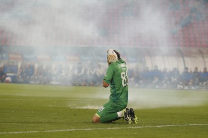 Zvezdi zatvoren stadion