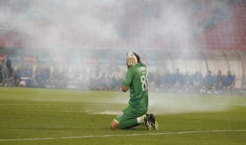 Zvezdi zatvoren stadion